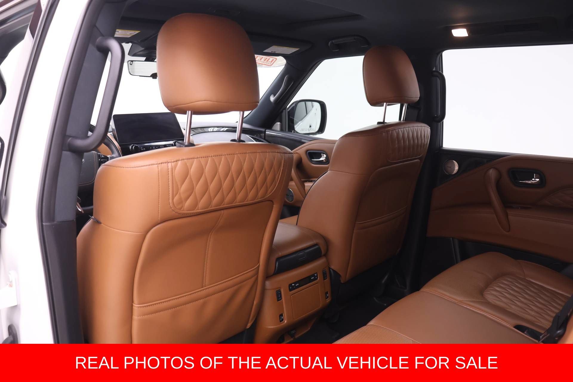 Used 2024 INFINITI QX80 Sensory AWD/4WD image 11