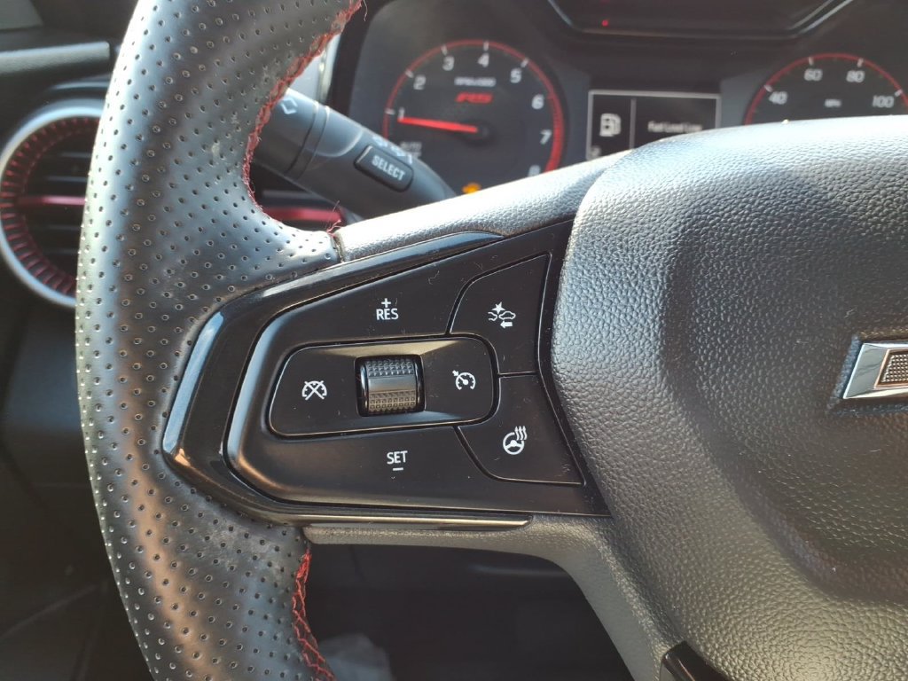 Used 2024 Chevrolet Trax RS FWD image 12