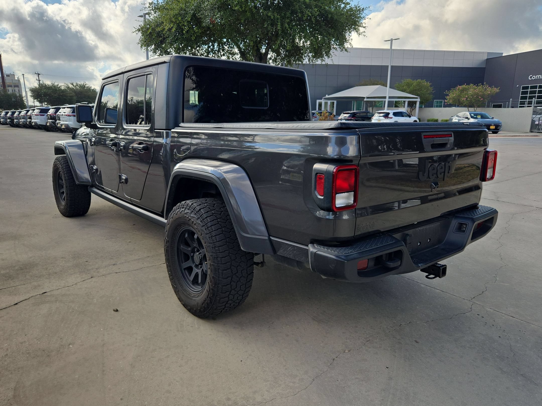 Used 2021 Jeep Gladiator Sport AWD/4WD image 5