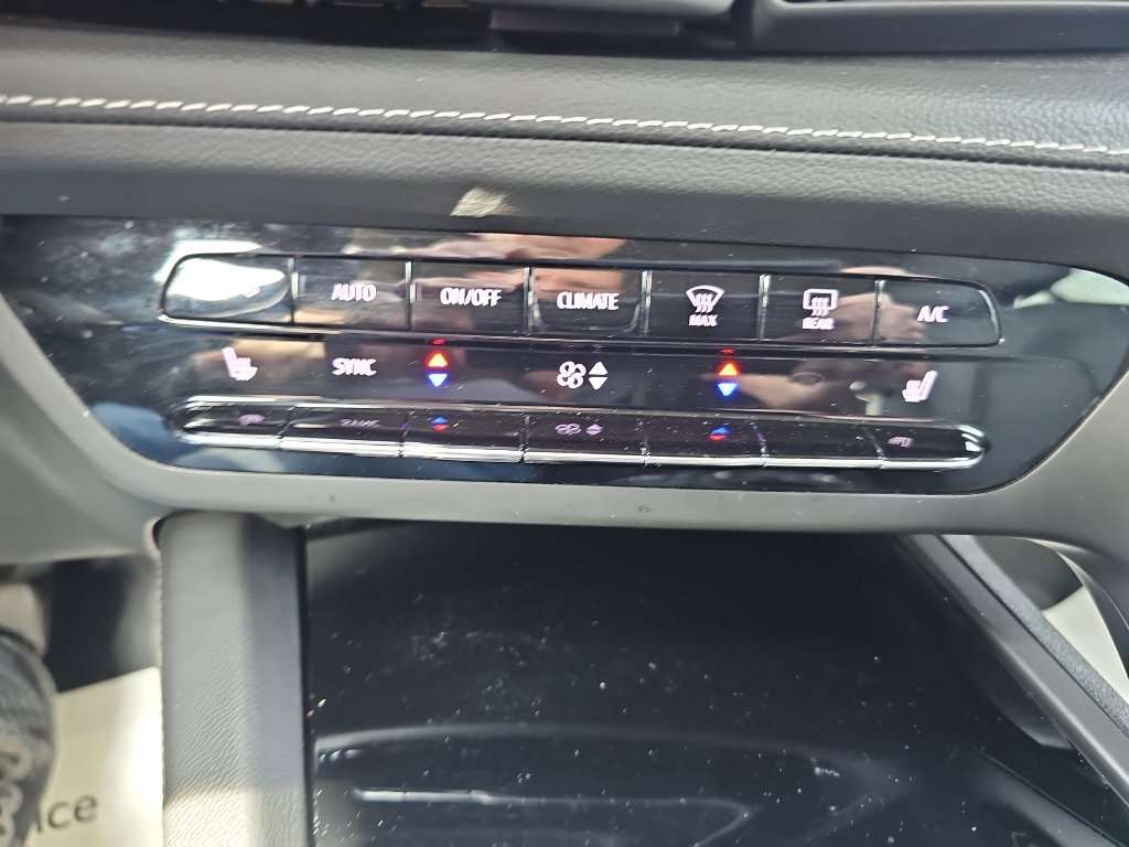 Used 2023 Buick Envision Essence image 15