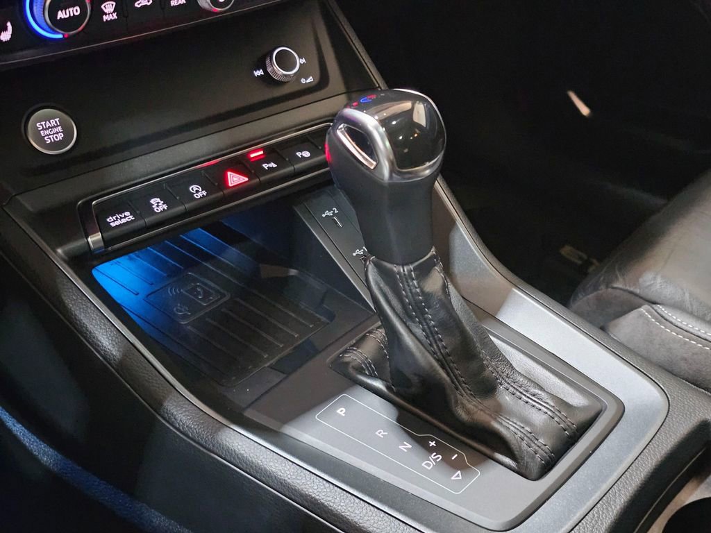 Used 2019 Audi Q3 2.0T Prestige w/ Prestige Package image 19