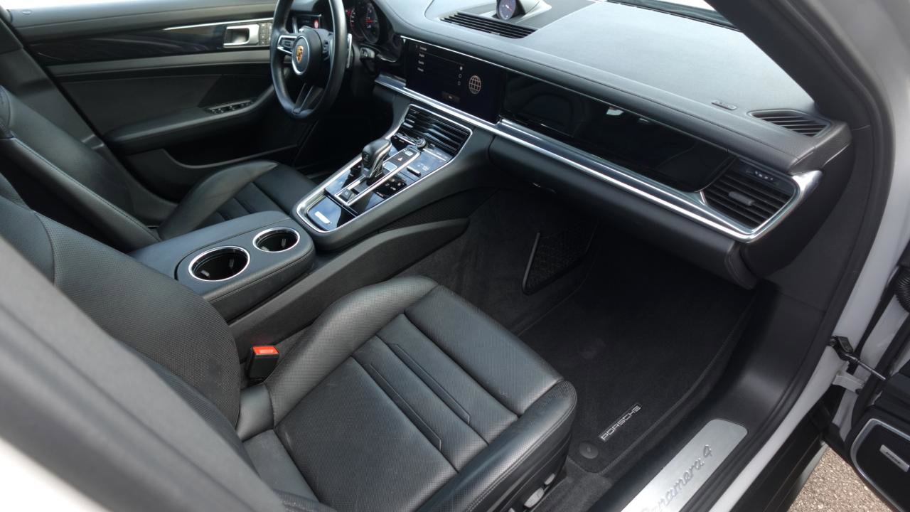 Used 2023 Porsche Panamera 4 w/ Premium Package image 8