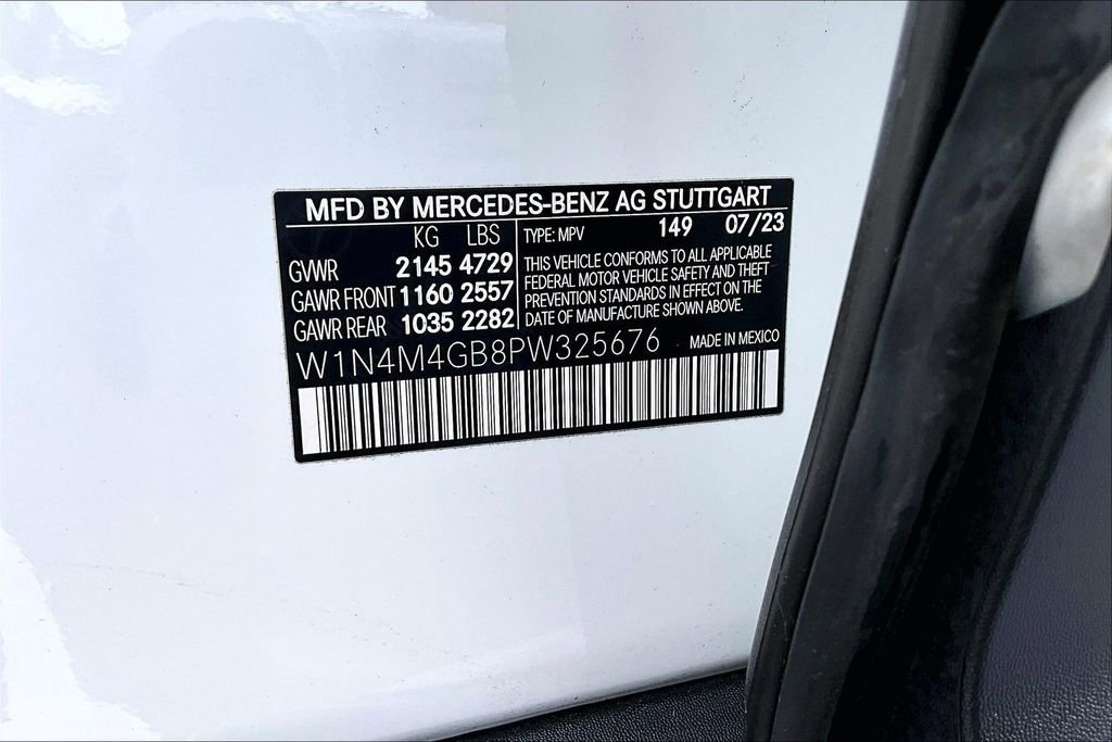 Used 2023 Mercedes-Benz GLB 250 w/ Premium Package image 17