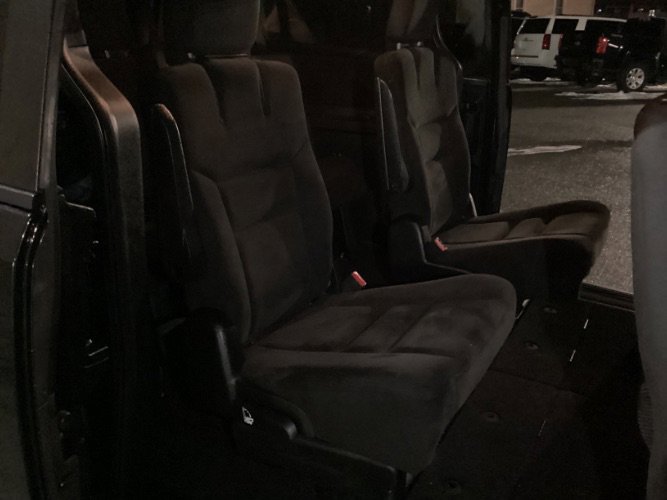 Used 2017 Dodge Grand Caravan SE image 6