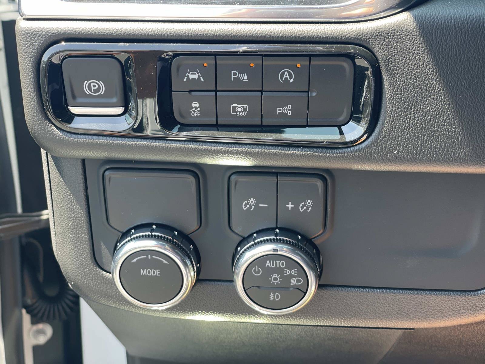 New 2026 GMC Yukon XL Elevation RWD image 18