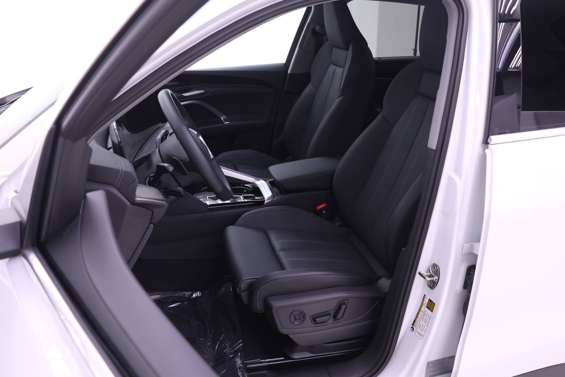 Certified 2025 Audi Q5 Premium Plus AWD/4WD image 7
