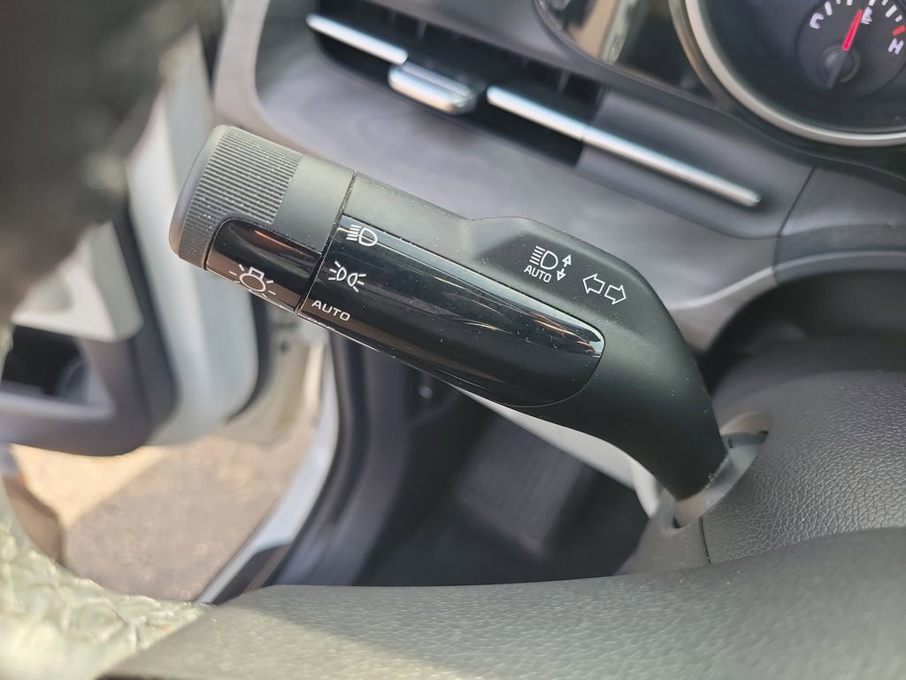 Used 2024 Kia Carnival EX FWD image 15