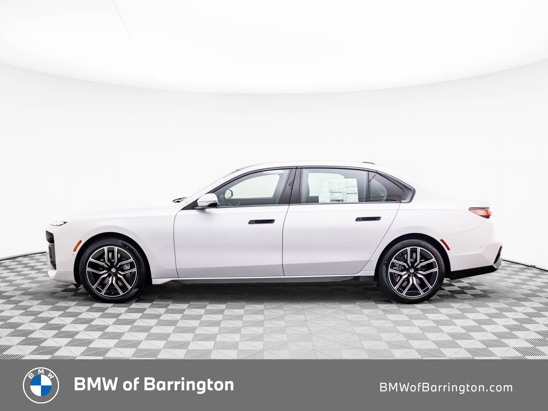 Used 2025 BMW 760i xDrive video 2