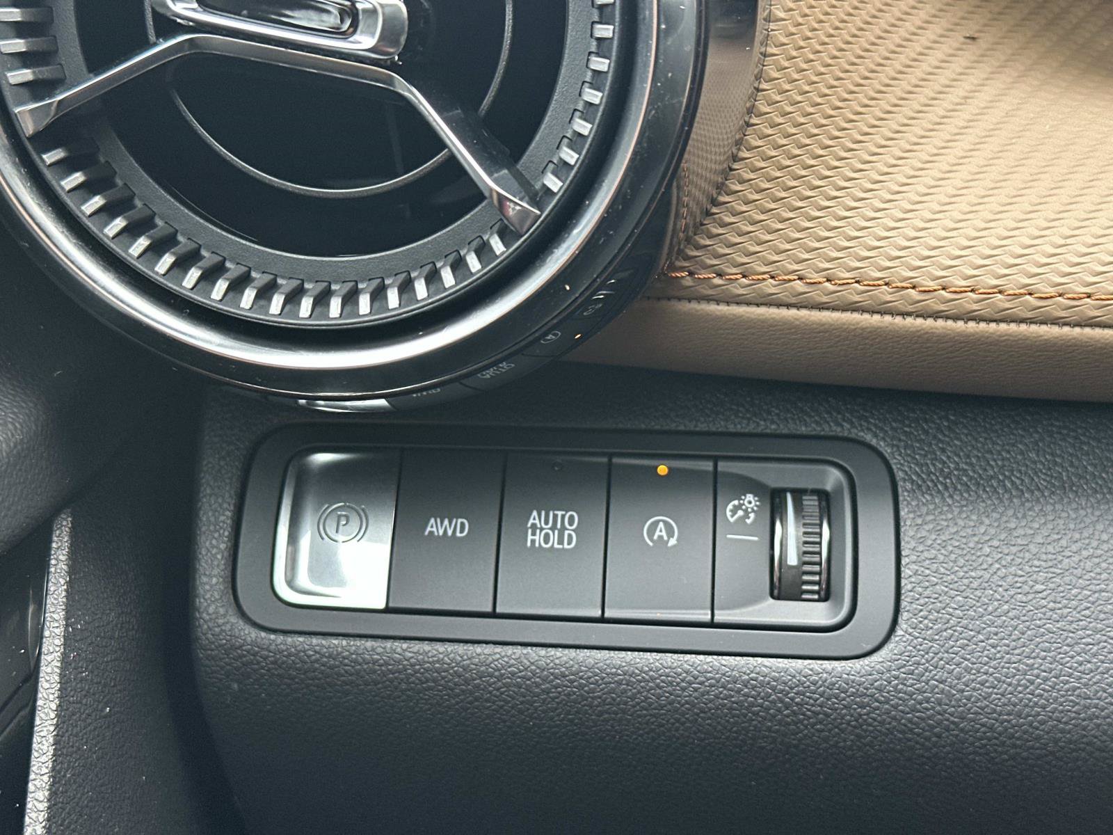 Certified 2025 Chevrolet Equinox ACTIV w/ Safety and Technology Package AWD/4WD image 25