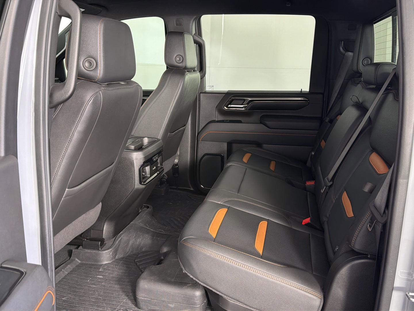 Used 2024 GMC Sierra 2500 AT4 w/ Technology Package AWD/4WD image 19