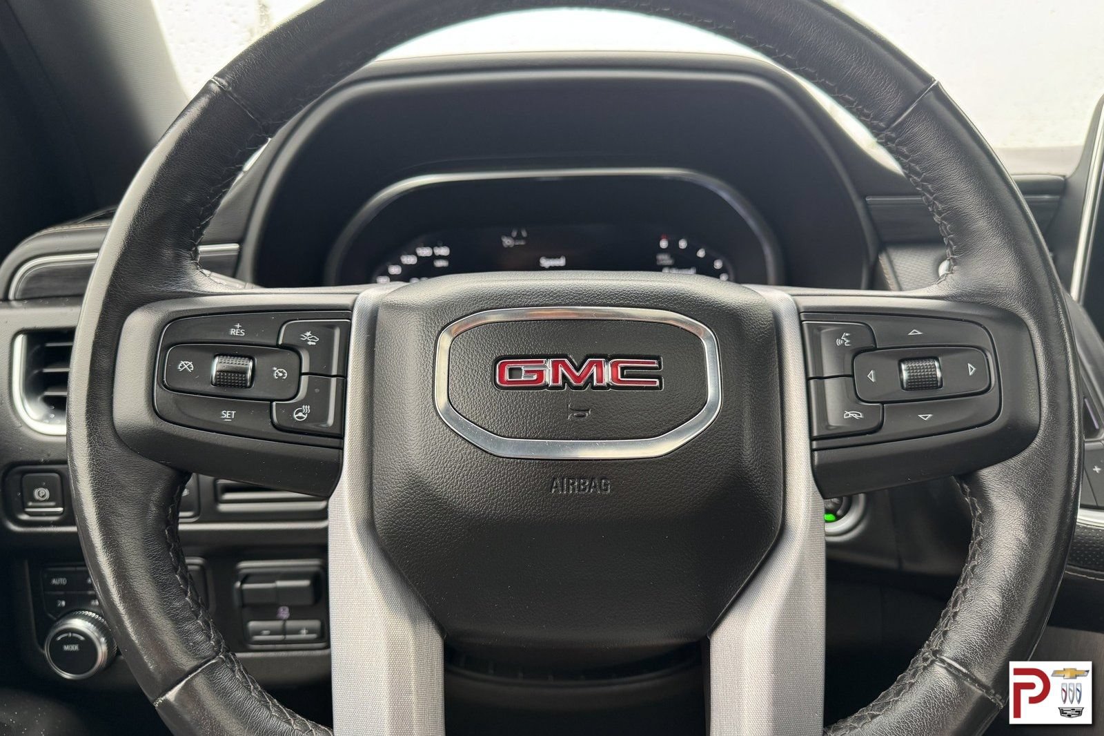 Certified 2022 GMC Yukon SLT w/ SLT Premium Package AWD/4WD image 24