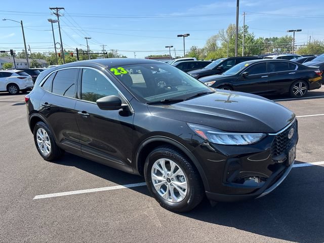 Used 2023 Ford Escape Active FWD image 2