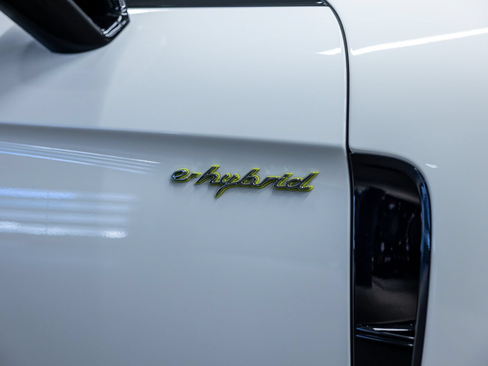 Certified 2023 Porsche Panamera 4S AWD/4WD image 19