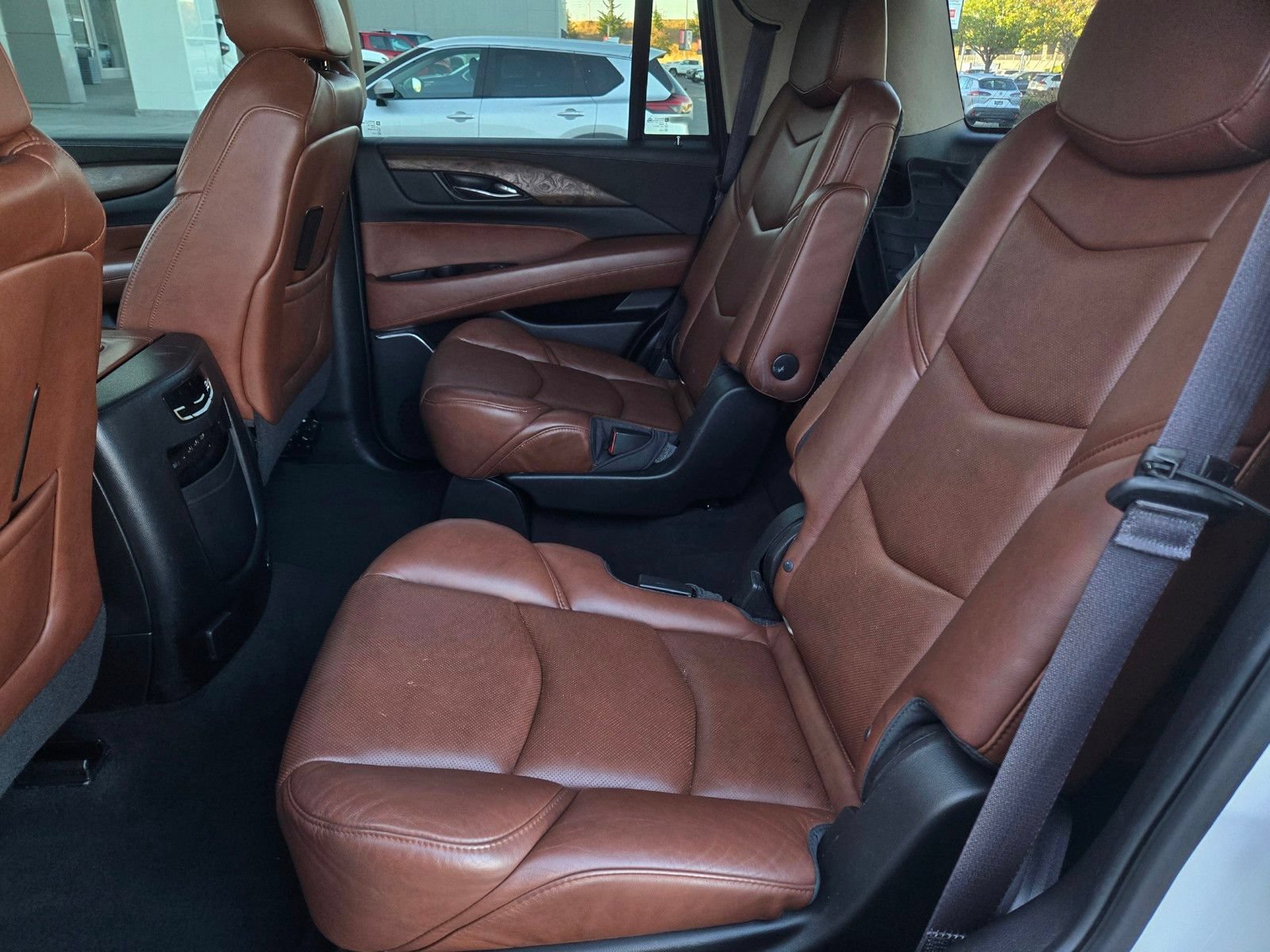 Used 2017 Cadillac Escalade Premium Luxury AWD/4WD image 12