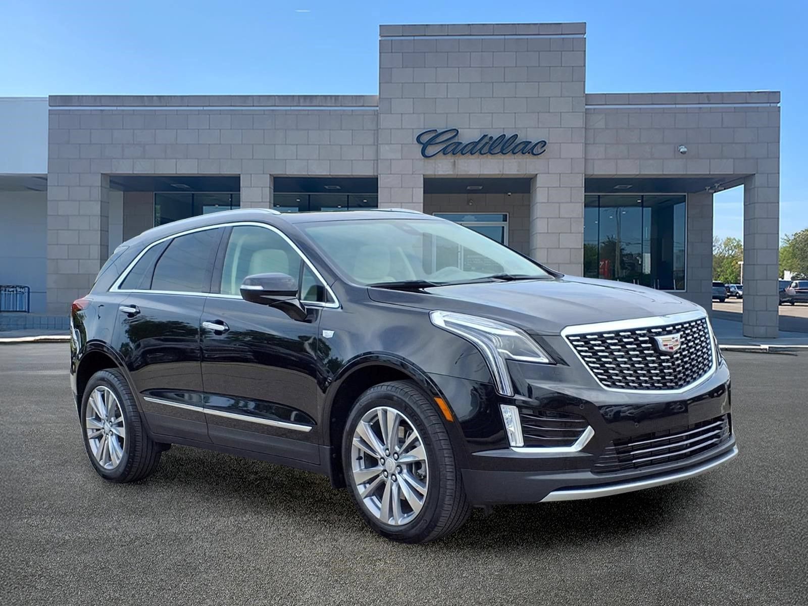 Certified 2024 Cadillac XT5 Premium Luxury AWD/4WD image 3