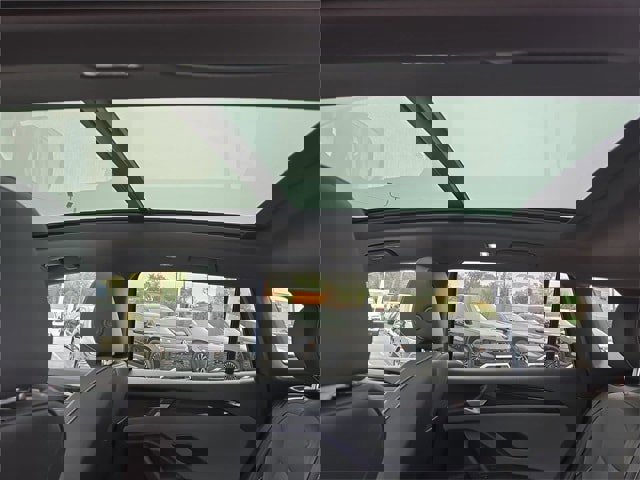 New 2026 Volkswagen Tiguan SE R-Line image 24