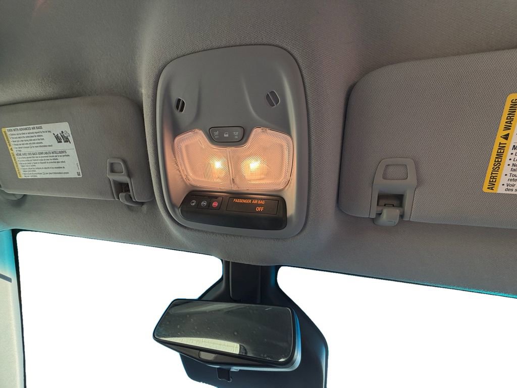 Used 2018 Chevrolet Bolt Premier w/ Driver Confidence II Package image 27