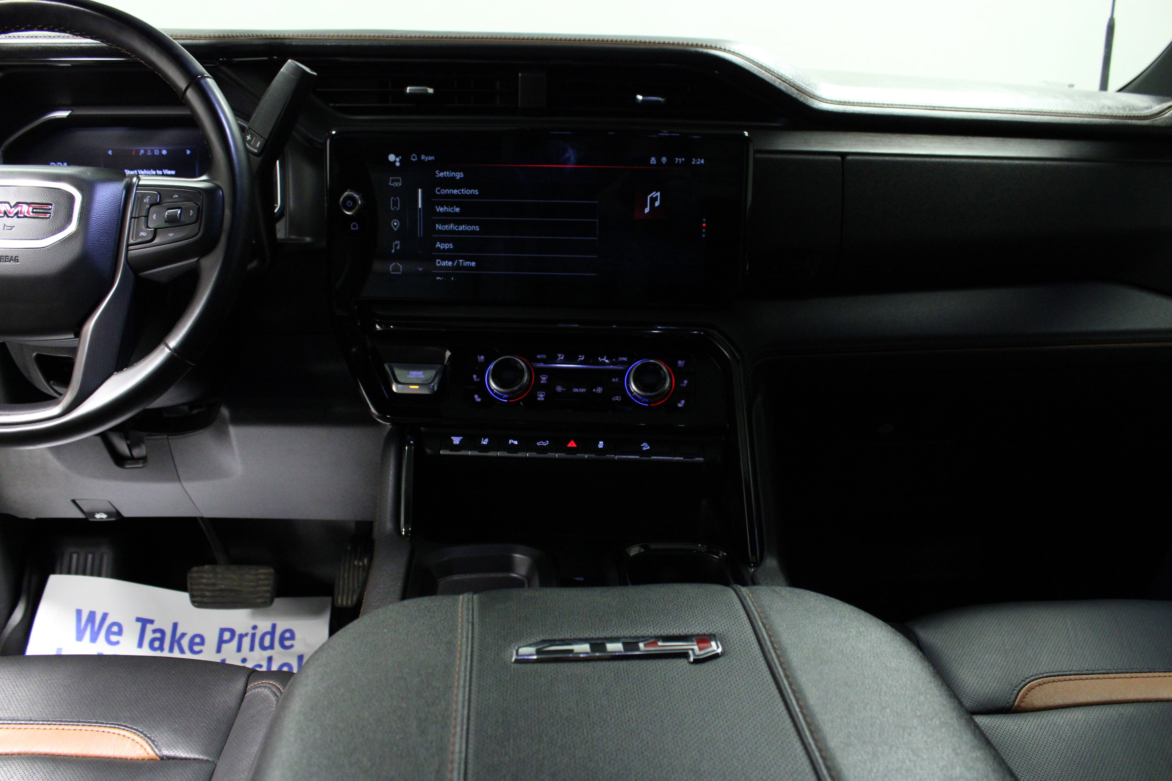 Used 2025 GMC Sierra 2500 AT4 w/ AT4 Premium Plus Package image 18