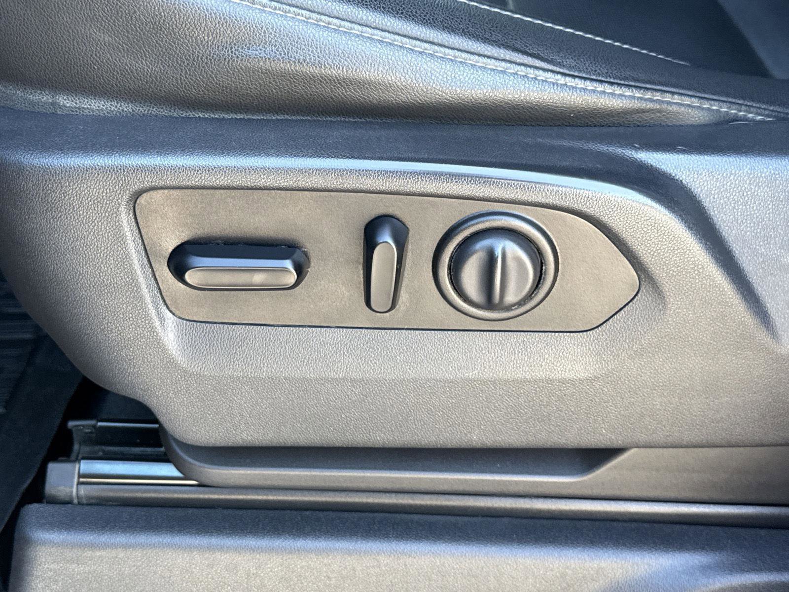 Used 2021 GMC Sierra 1500 SLT w/ SLT Premium Package image 15