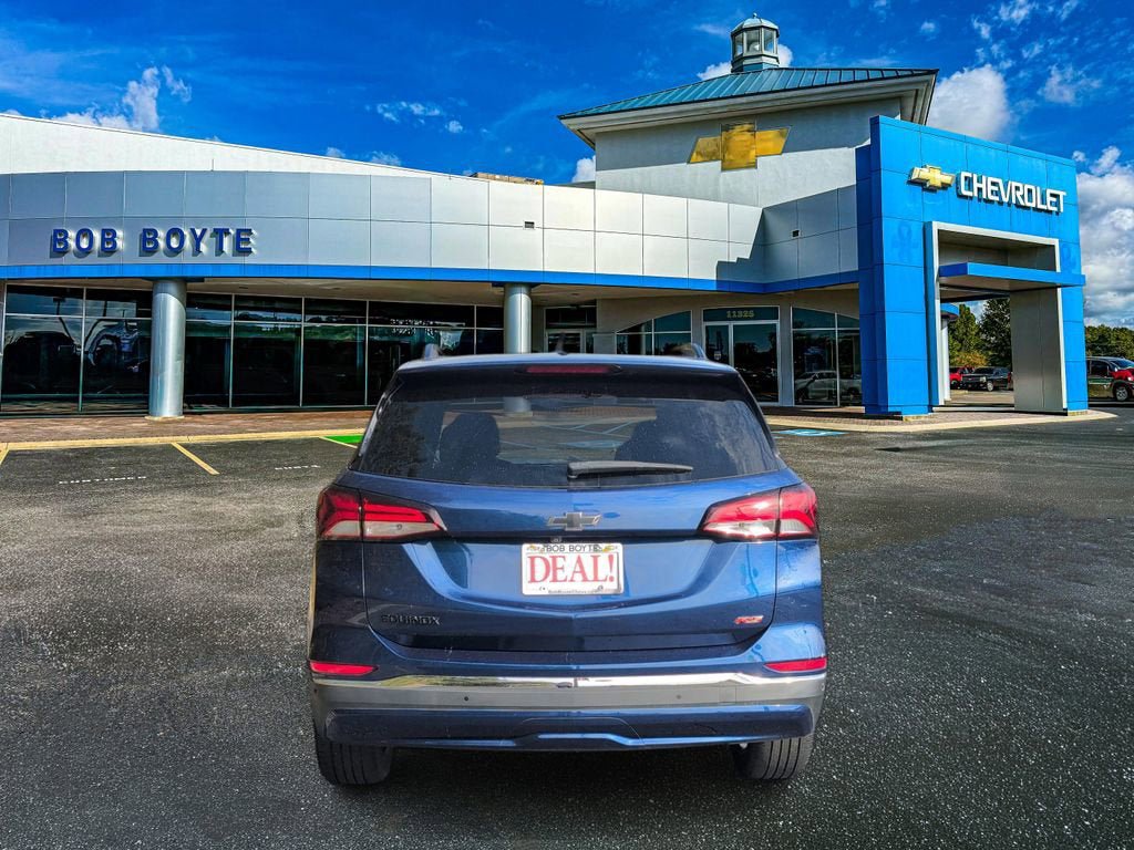 Used 2022 Chevrolet Equinox RS w/ RS Leather Package image 4