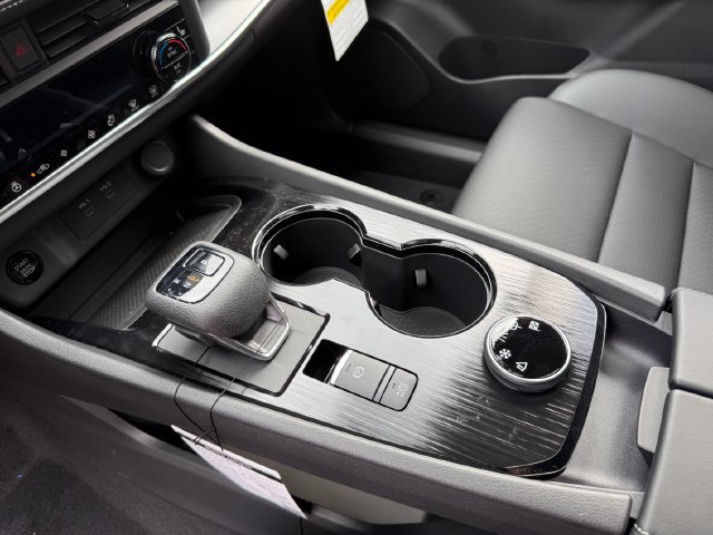 New 2026 Nissan Rogue Dark Armor AWD/4WD image 25