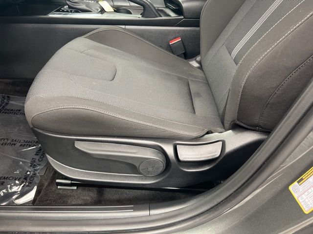 Used 2025 Hyundai Elantra SE image 12