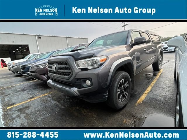 Used 2017 Toyota Tacoma TRD Sport AWD/4WD image 1