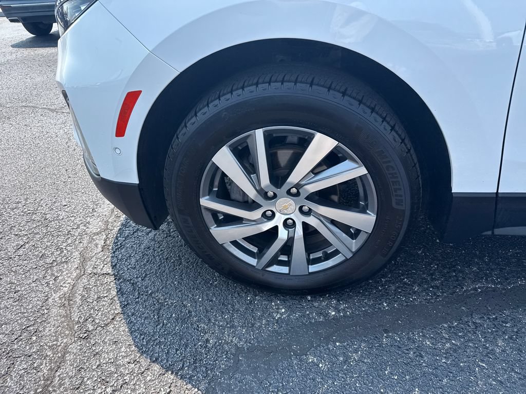 Used 2023 Chevrolet Equinox Premier AWD/4WD image 31