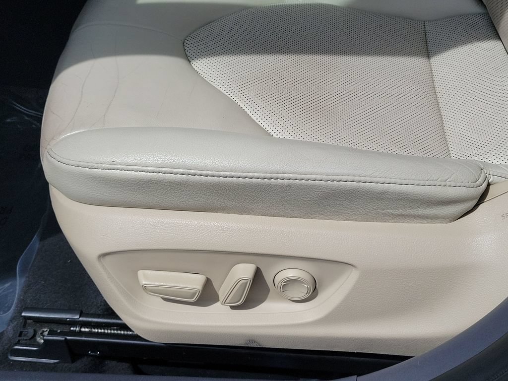 Used 2021 Toyota Camry XLE w/ Navigation Package FWD image 25