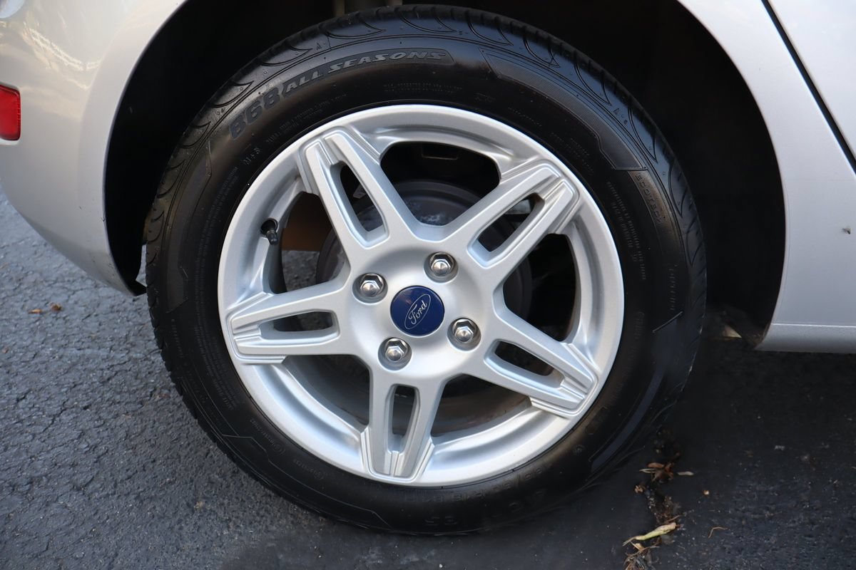 Used 2017 Ford Fiesta SE FWD image 42