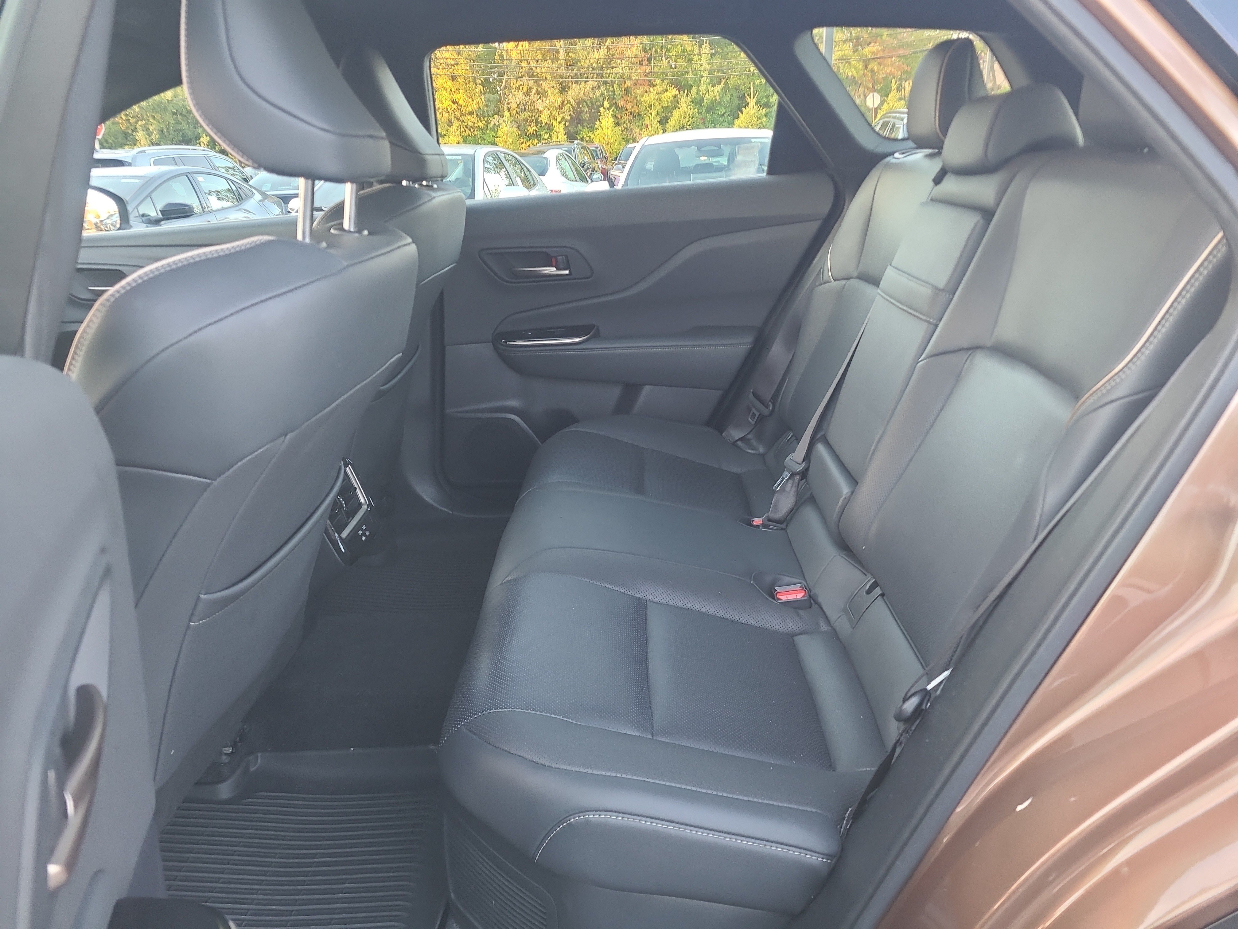 Certified 2025 Toyota Crown Signia AWD/4WD image 27