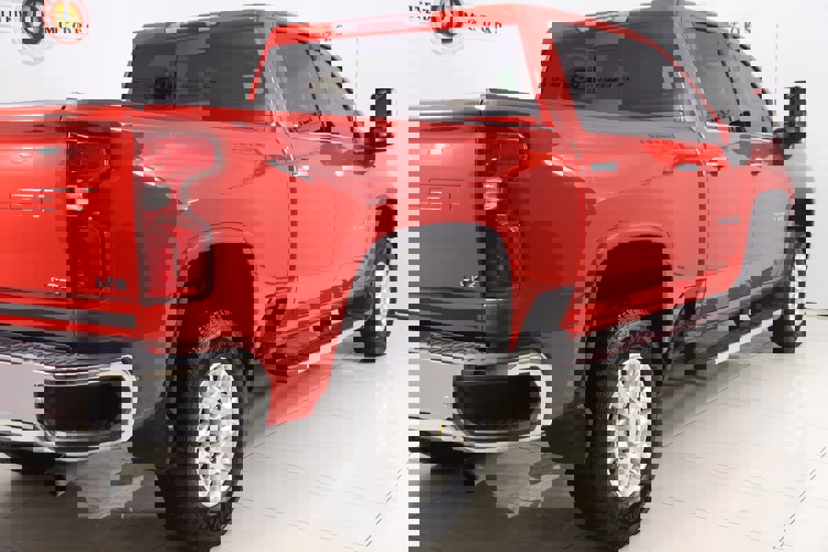 Used 2022 Chevrolet Silverado 2500 LTZ w/ LTZ Plus Package image 45