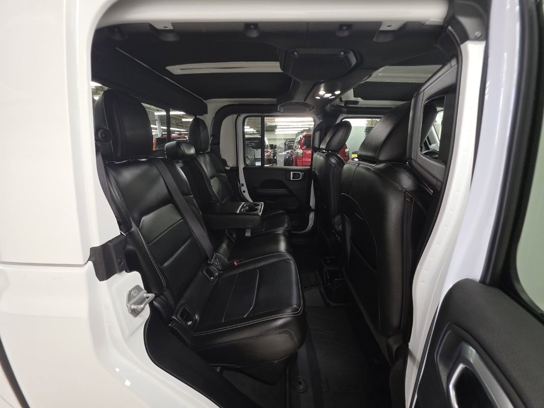 Used 2020 Jeep Gladiator Overland image 11