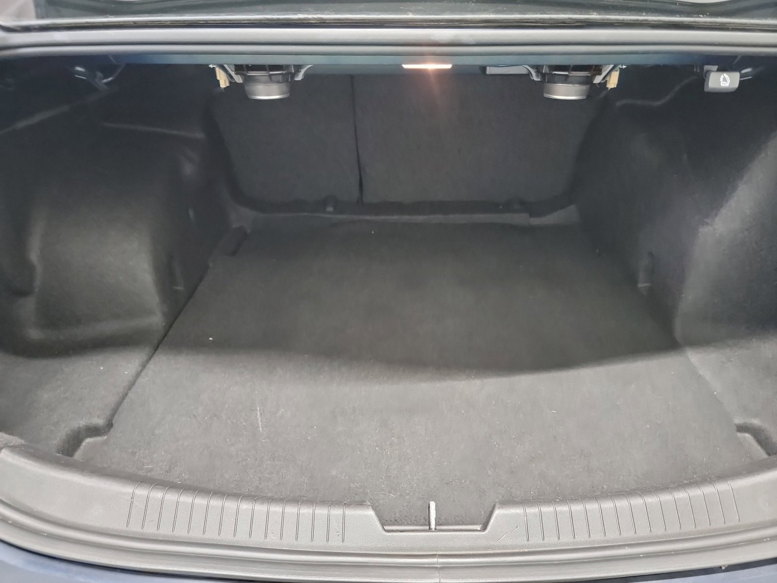 Used 2017 Chevrolet Malibu LT w/ Leather Package FWD image 25