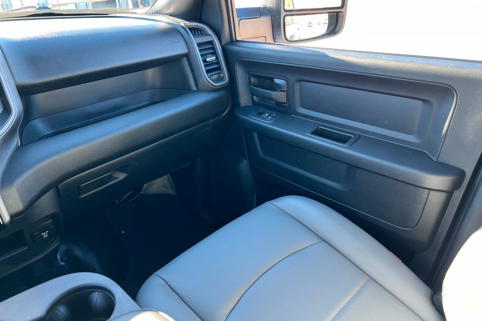 New 2026 RAM 3500 Tradesman AWD/4WD image 10