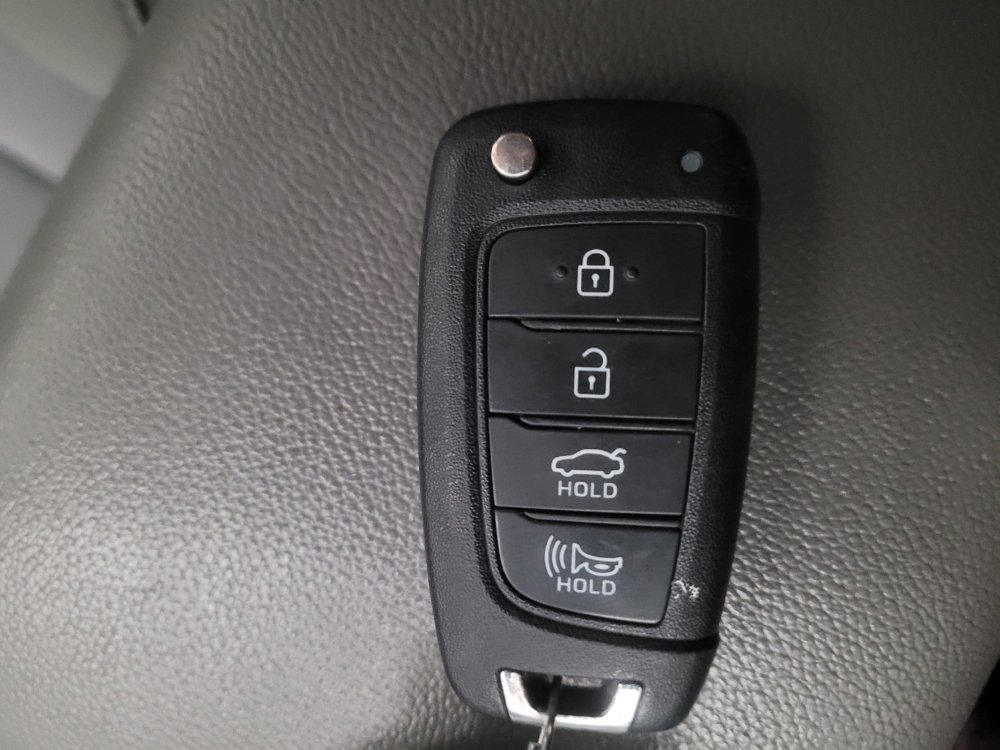 Used 2024 Hyundai Elantra SE FWD image 32