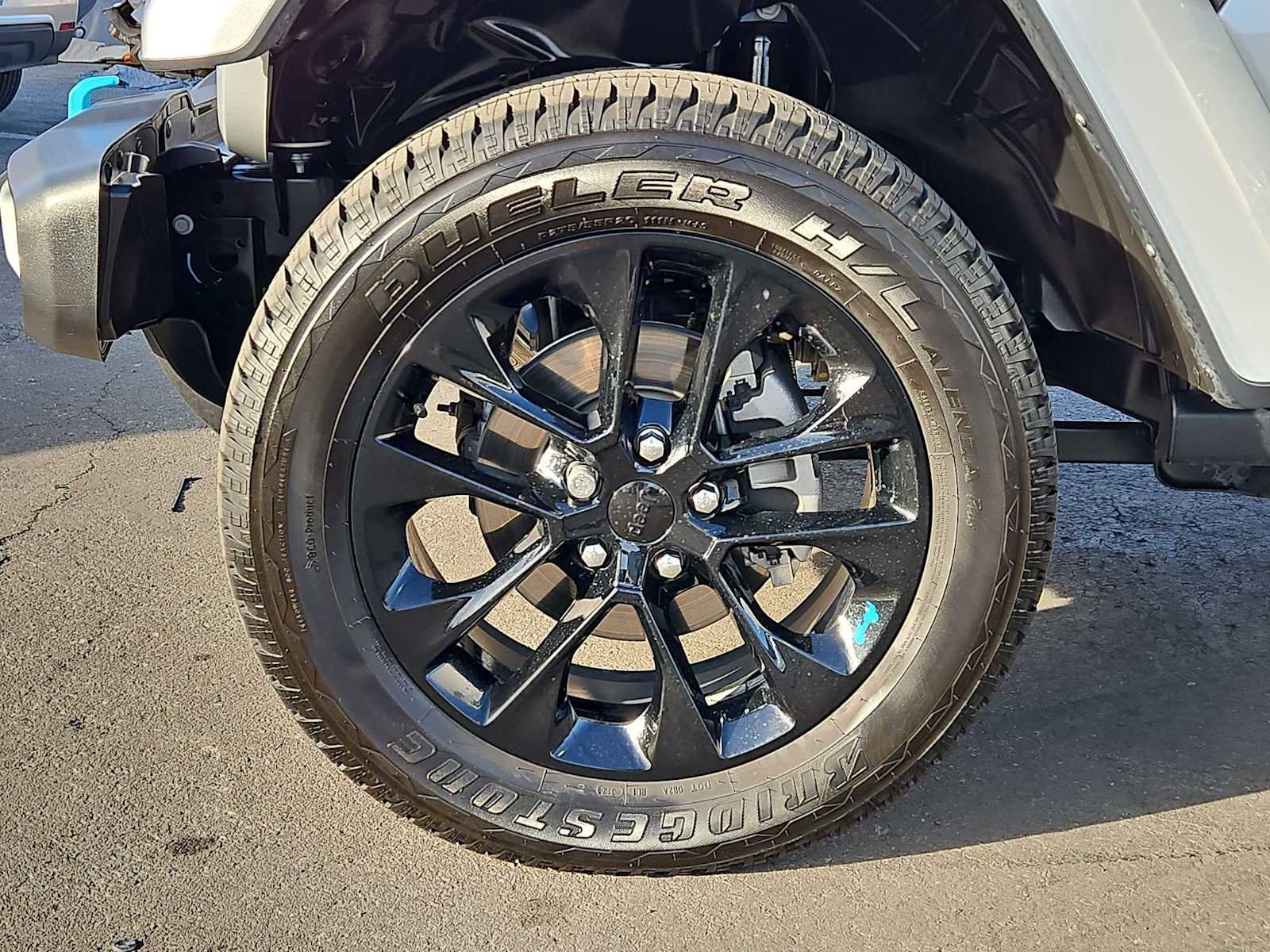 Used 2023 Jeep Wrangler Sahara w/ Cold Weather Group image 13