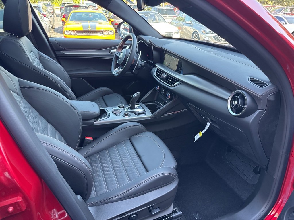 New 2025 Alfa Romeo Stelvio Sprint image 23