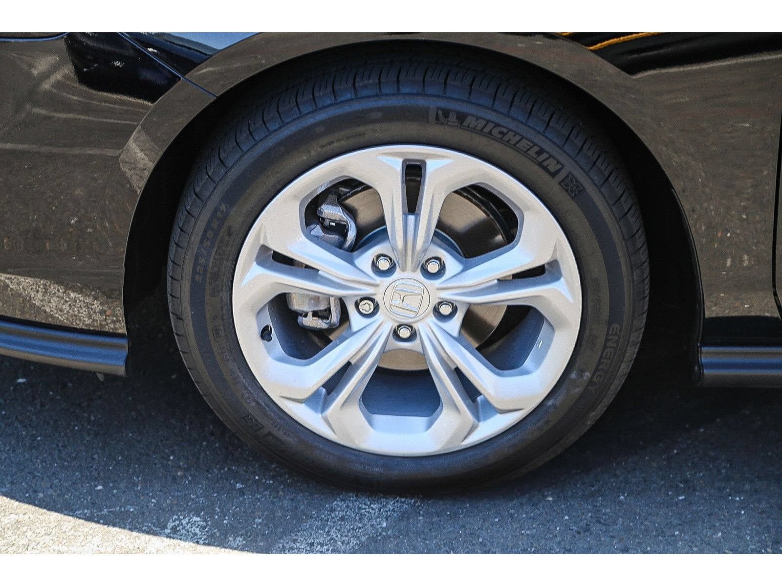 Used 2025 Honda Accord LX image 9