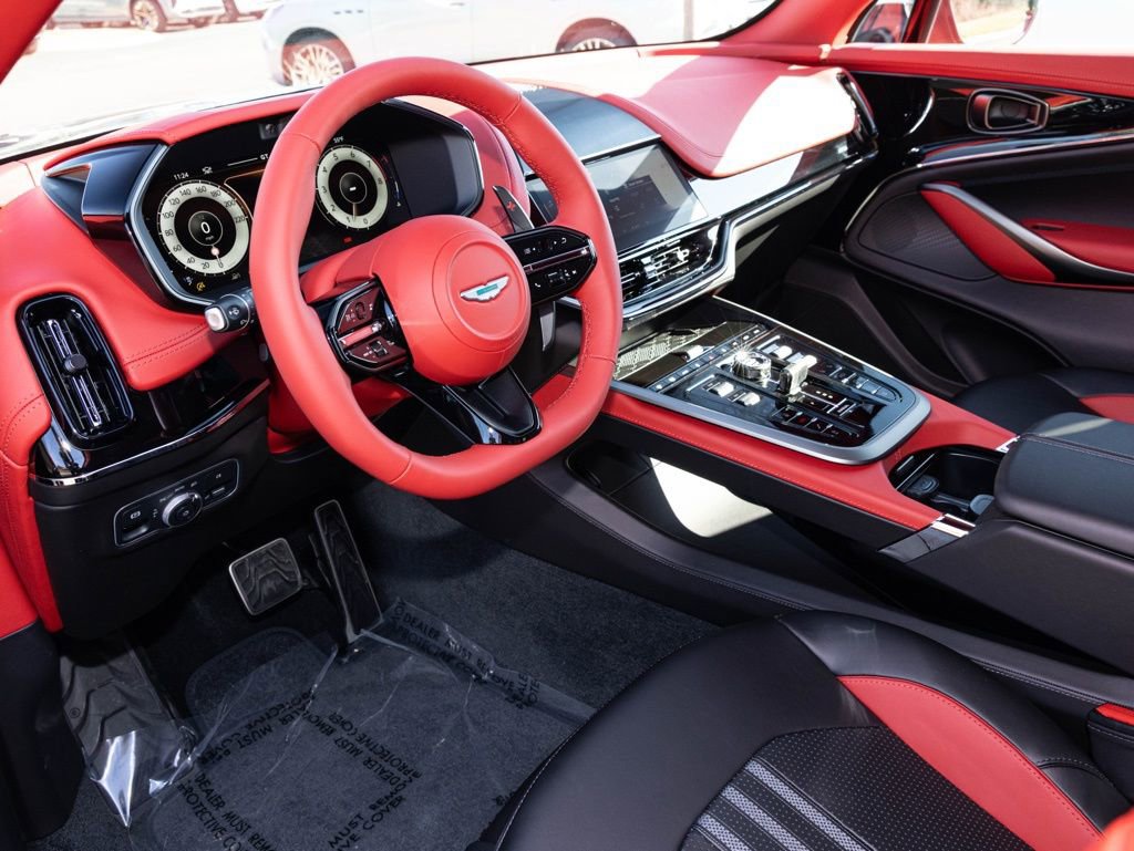 New 2026 Aston Martin DBX 707 image 2