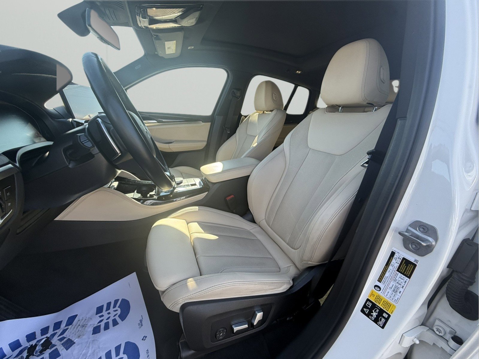 Used 2023 BMW X4 xDrive30i w/ Parking Assistance Package image 4