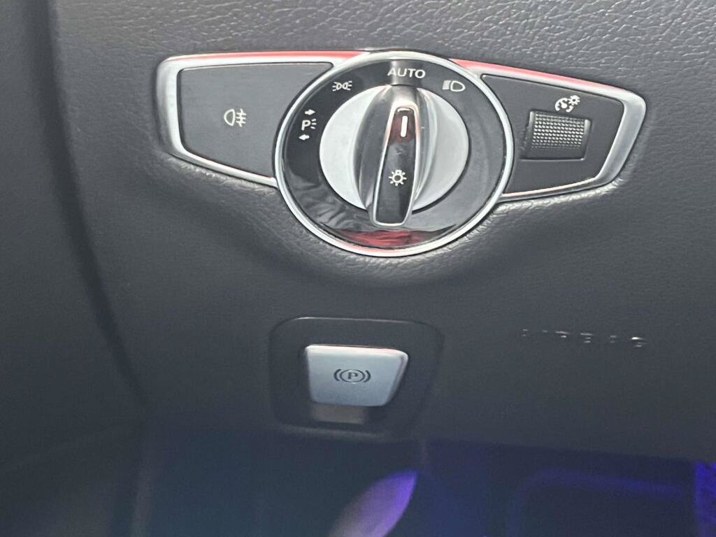 Certified 2018 Mercedes-Benz E 300 4MATIC image 30
