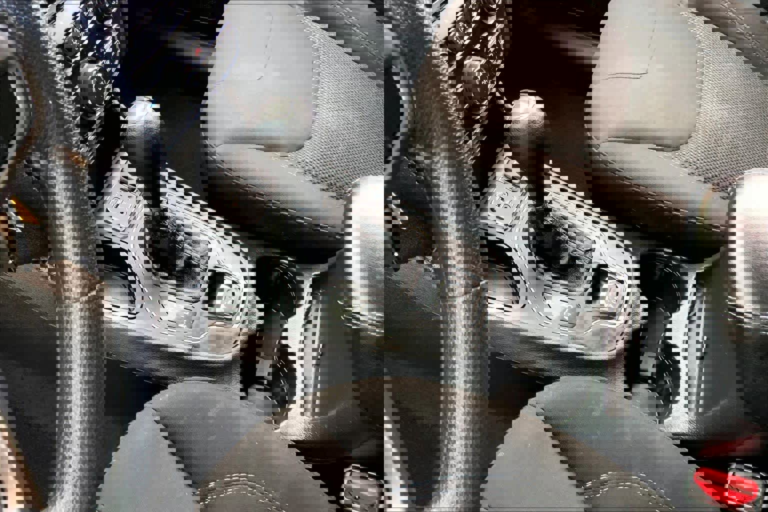 Used 2019 Jeep Cherokee Latitude w/ Popular Appearance Group image 16