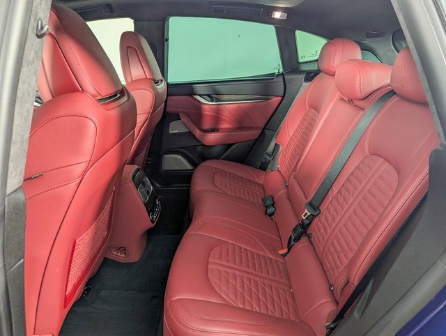 Used 2023 Maserati Levante Trofeo image 20