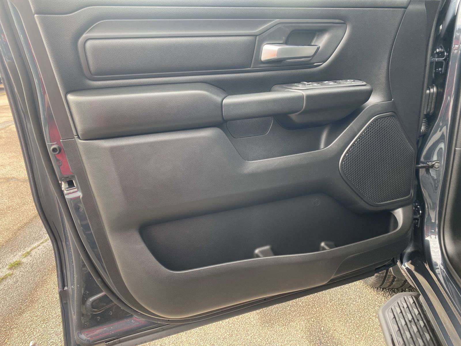 New 2026 RAM 1500 Express AWD/4WD image 12