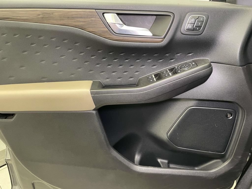 Used 2020 Ford Escape Titanium AWD/4WD image 29