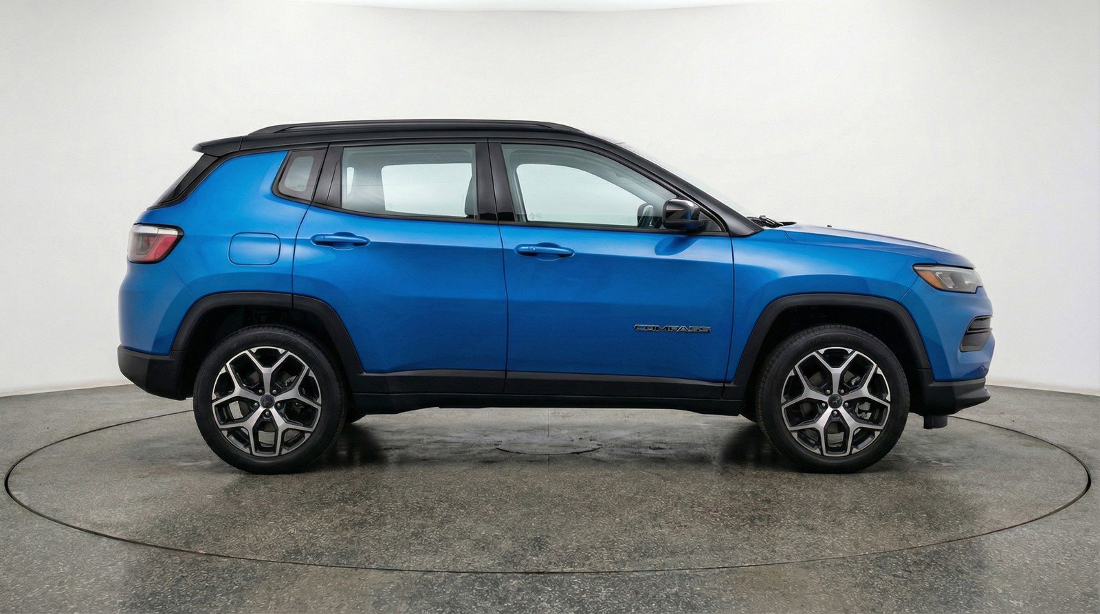 Used 2025 Jeep Compass Limited image 11