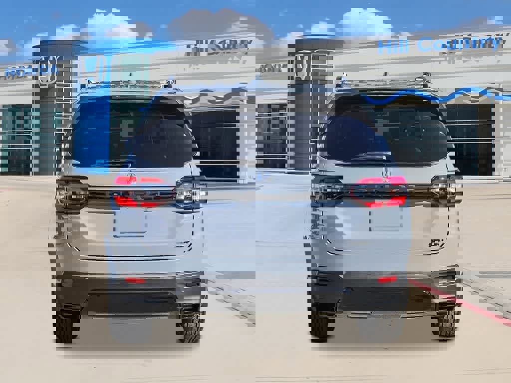 New 2026 Honda Pilot Sport image 3