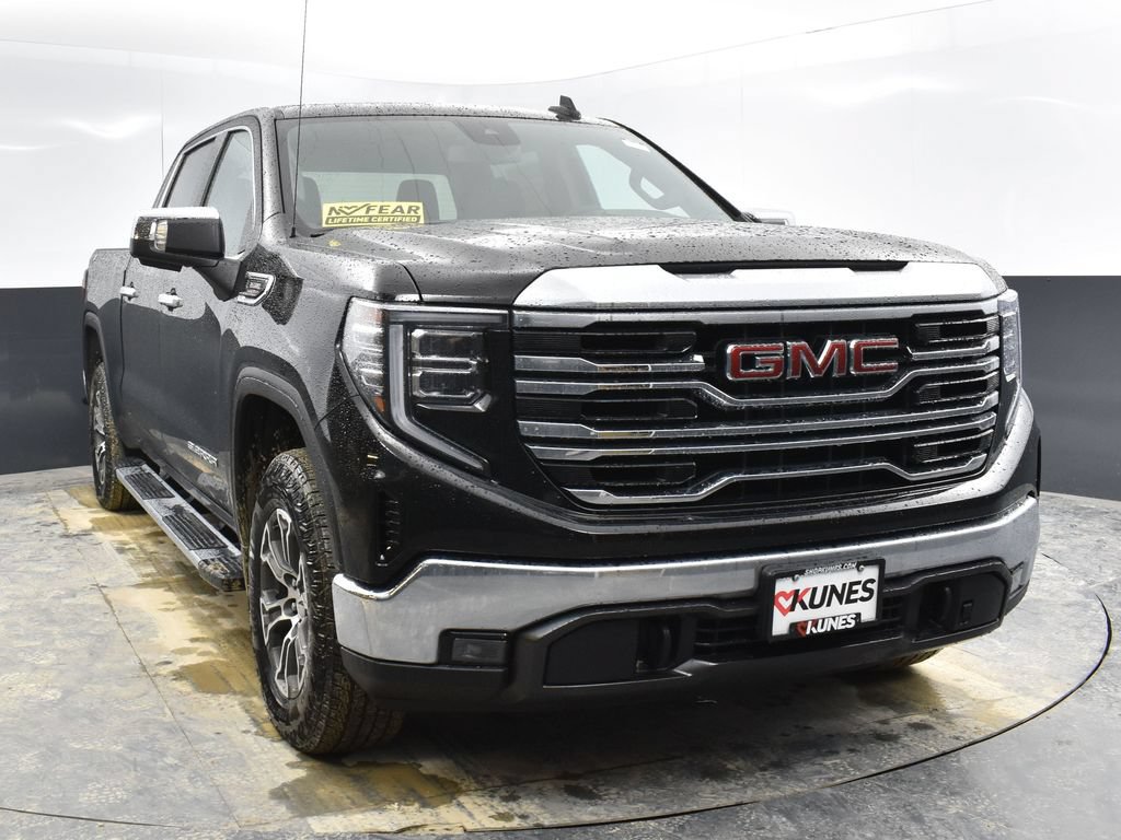 Used 2024 GMC Sierra 1500 SLT w/ X31 Off-Road Package AWD/4WD image 4