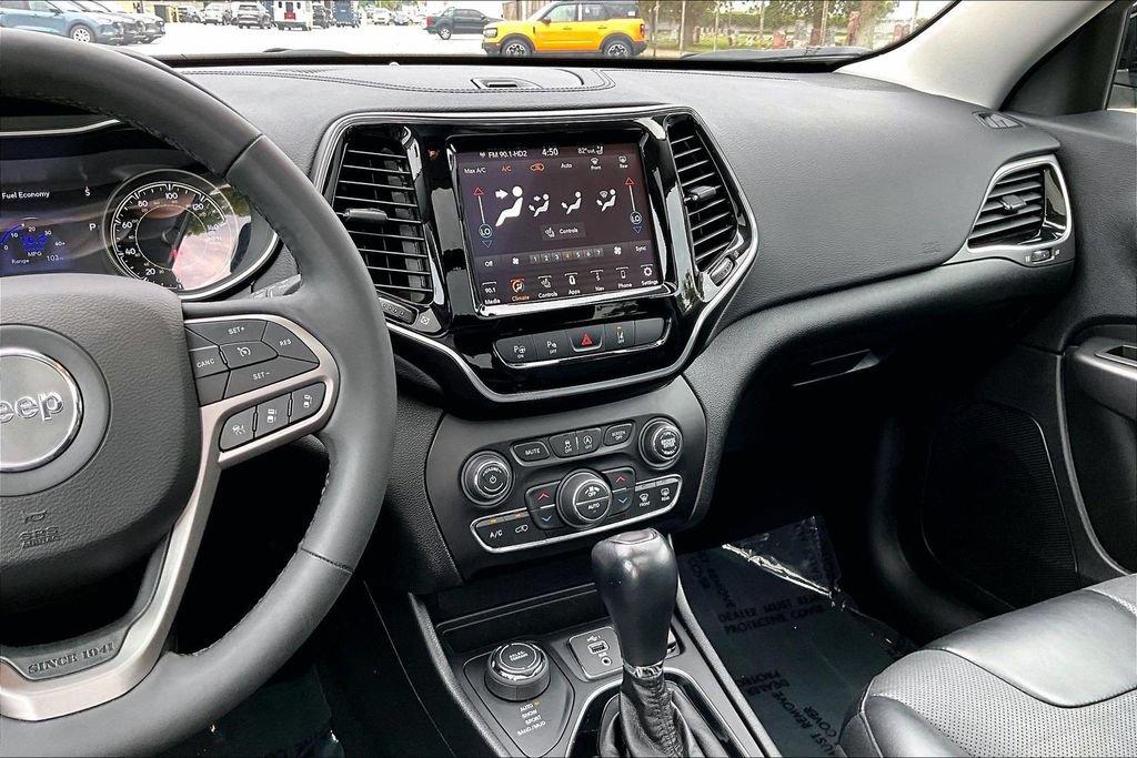 Used 2022 Jeep Cherokee Limited w/ Elite Package AWD/4WD image 6